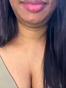 Tamil_Maaya kostenlose live xxx cams