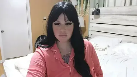 TexasTattooedHouseWife kostenlose live xxx cams