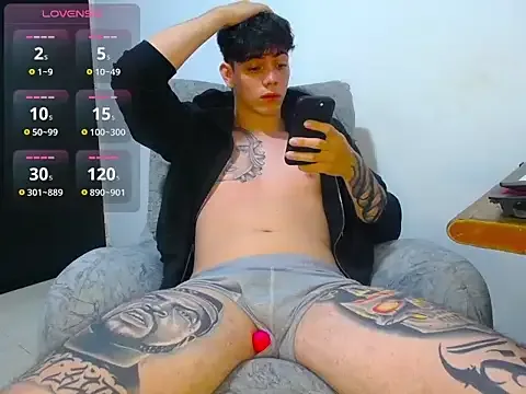 Tiaan_BigCock cam xxx live gratis