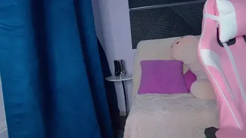 TitsQueenn free live xxx cams