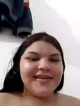 TopMiaHot- bezmaksas live xxx cams