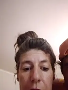 VictoriaQueenQueer free live xxx cams