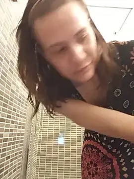 Zingara83 ingyenes élő xxx cams