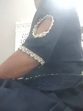 hey_pooja ücretsiz canlı xxx cam