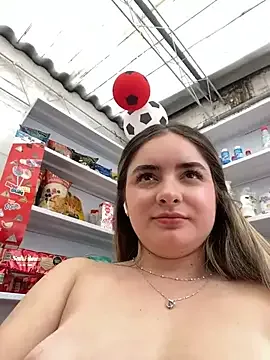 imlindapink besplatni live xxx cams