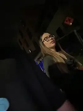 lindaandtony 免费直播 xxx 摄像头