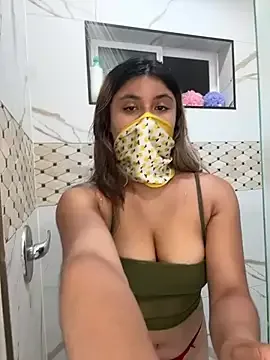 luckiicherrii free live xxx cams