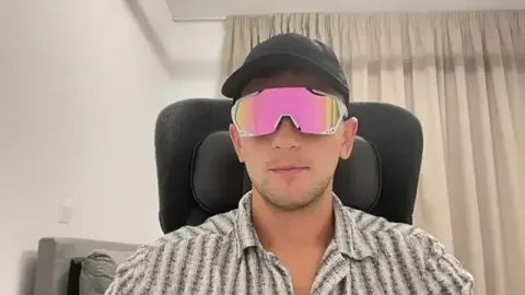 normalnoah free live xxx cams
