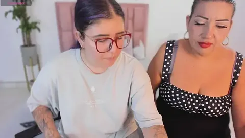sandhy__honne ücretsiz canlı xxx cam