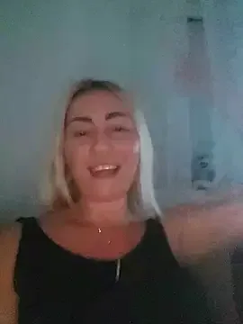 visnjica besplatni live xxx cams